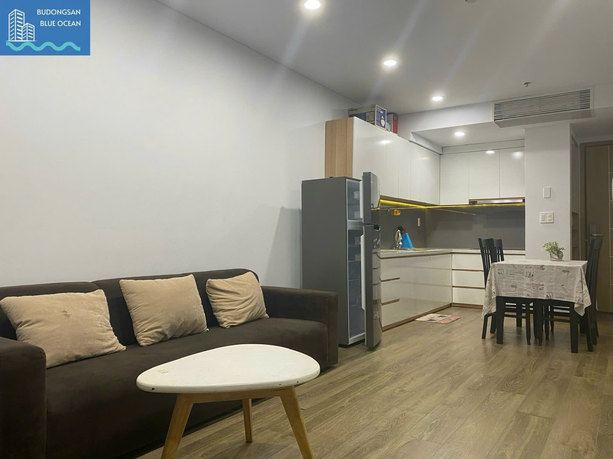 Bán căn hộ 2 phòng ngủ, view sông phố, full nội thất, giá chỉ 3,7 tỷ