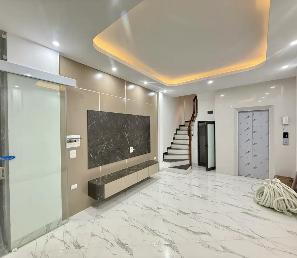 Bán nhà Đường Láng – Đống Đa, 6 tầng thang máy, 33m2, full đồ, ở ngay – giá chỉ 8,3 tỷ