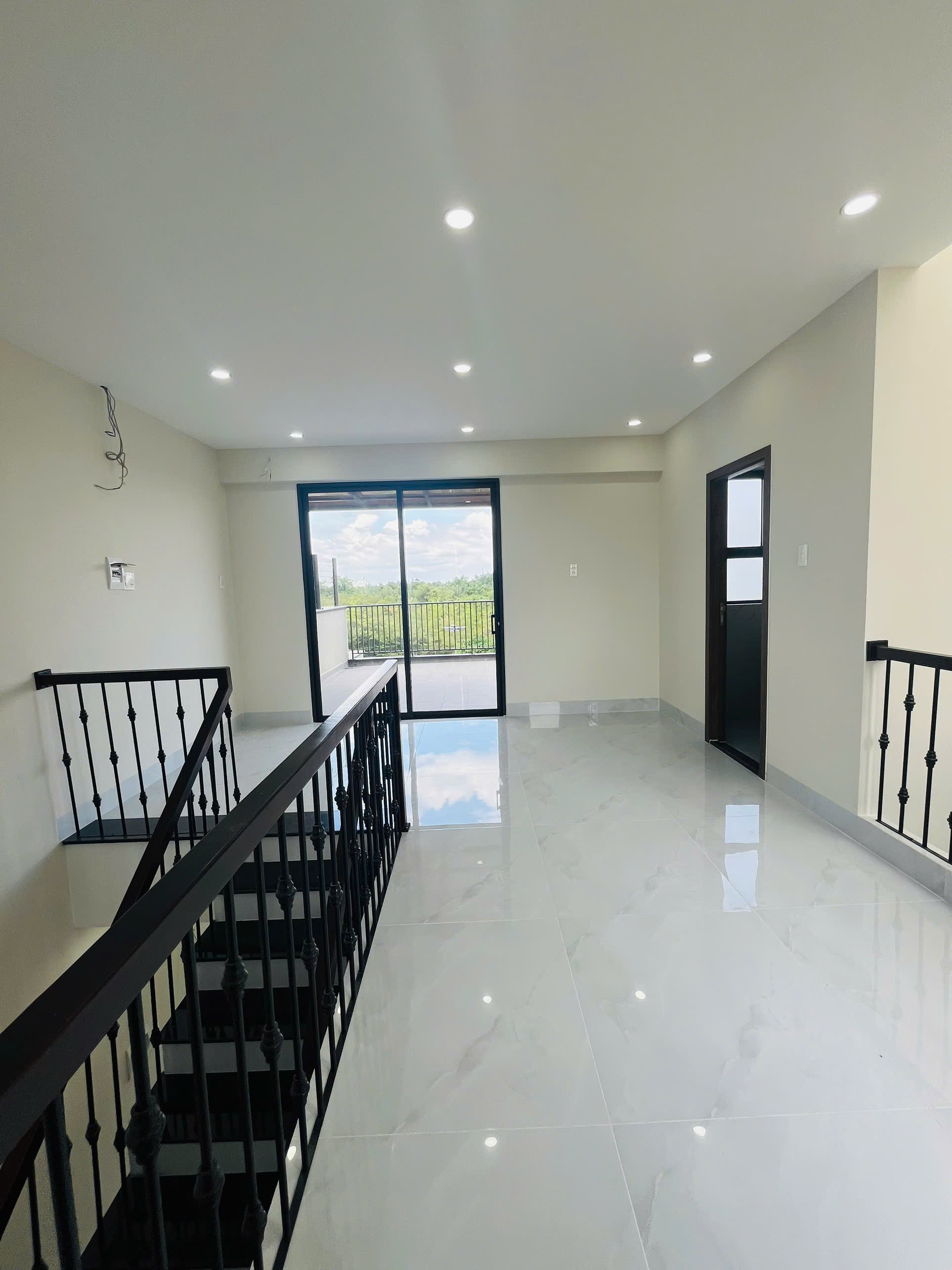 Cho thuê nhà trệt, 1 lửng, 2 lầu mới 100%, mặt tiền Nam Long Central, Cái Răng, Cần Thơ