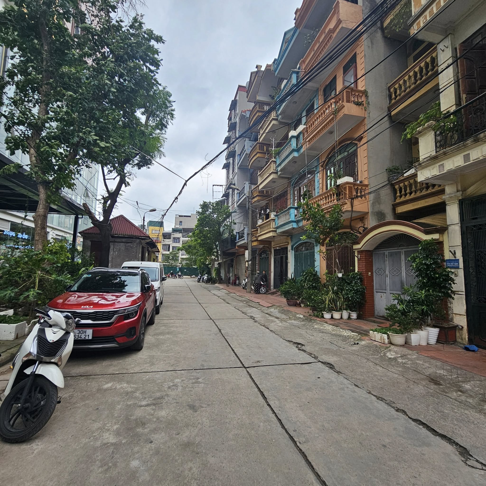 Bán nhà liền kề đường Định Công, 75m2, 5 tầng, lô góc, gara ô tô