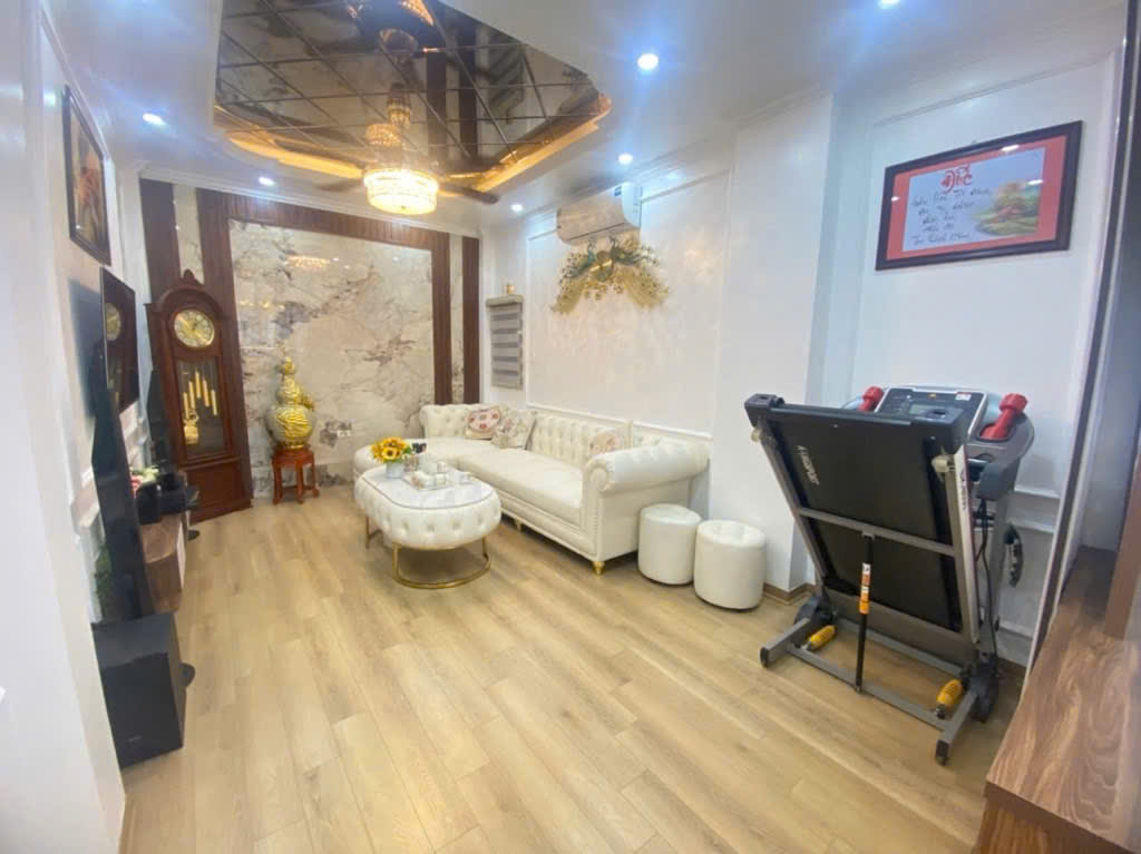 Bán nhà Hoàng Hoa Thám, gần phố gần ô tô – 35m², 4 tầng, giá 8,7 tỷ