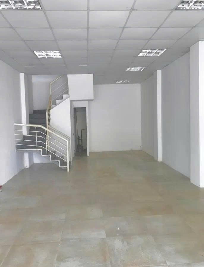 Hiếm nhà 2 tầng mặt phố Vạn Phúc, 63m2, mặt tiền 5.5m, vị trí đẹp, kinh doanh sầm uất, giá 33 tỷ