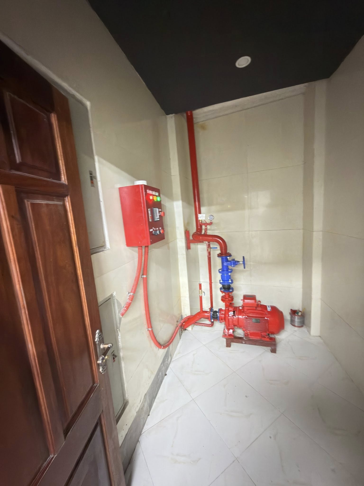 Bán tòa nhà mặt phố Thịnh Quang, diện tích 100m2, xây 9 tầng, thang máy