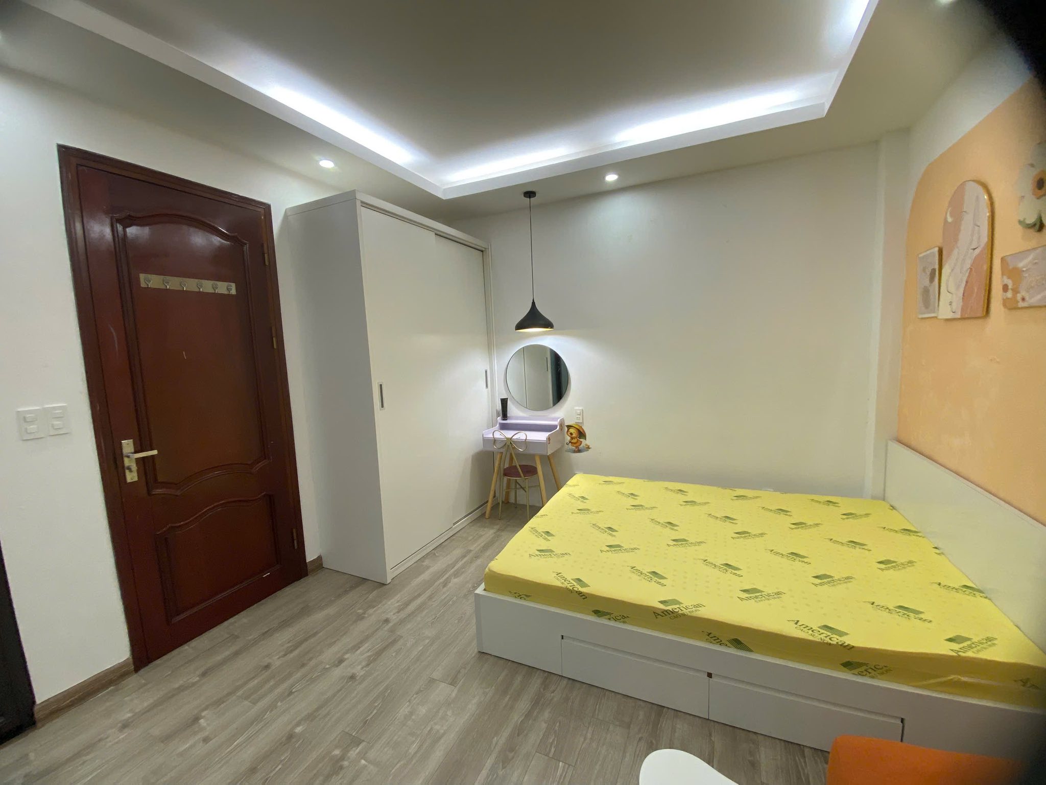 Bán tòa nhà mặt ngõ thông đường Trường Chinh, 70m2, xây 6 tầng, thang máy