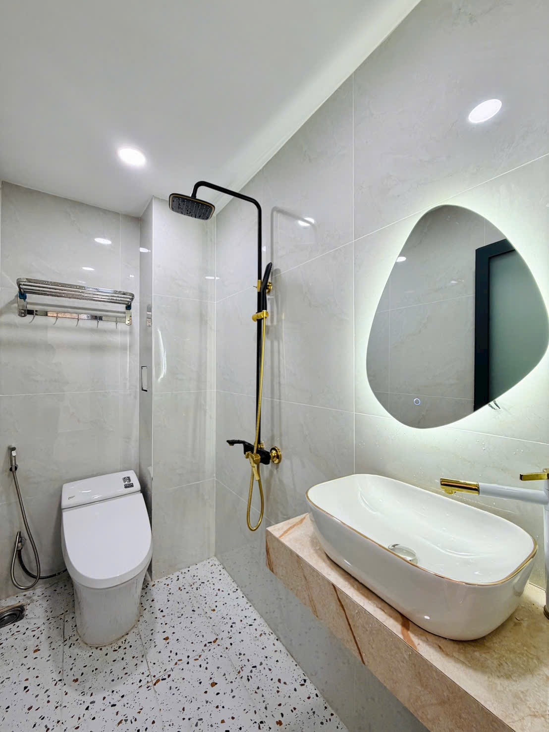 Bán nhà phố đẹp đường Nguyễn Duy Cung, phường 12, Quận Gò Vấp, Hồ Chí minh