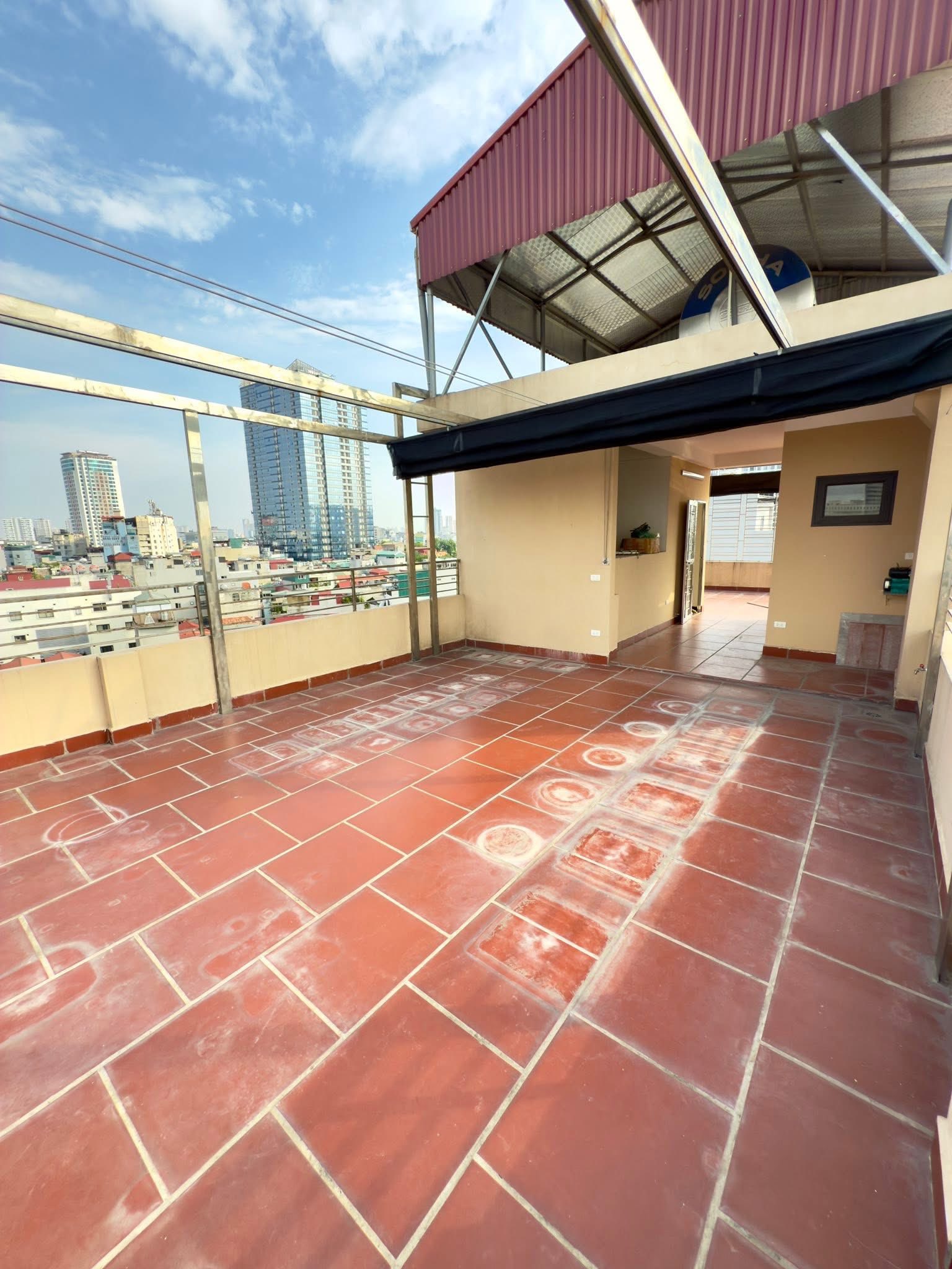 Bán tòa nhà mặt phố Thịnh Quang, diện tích 100m2, xây 9 tầng, thang máy