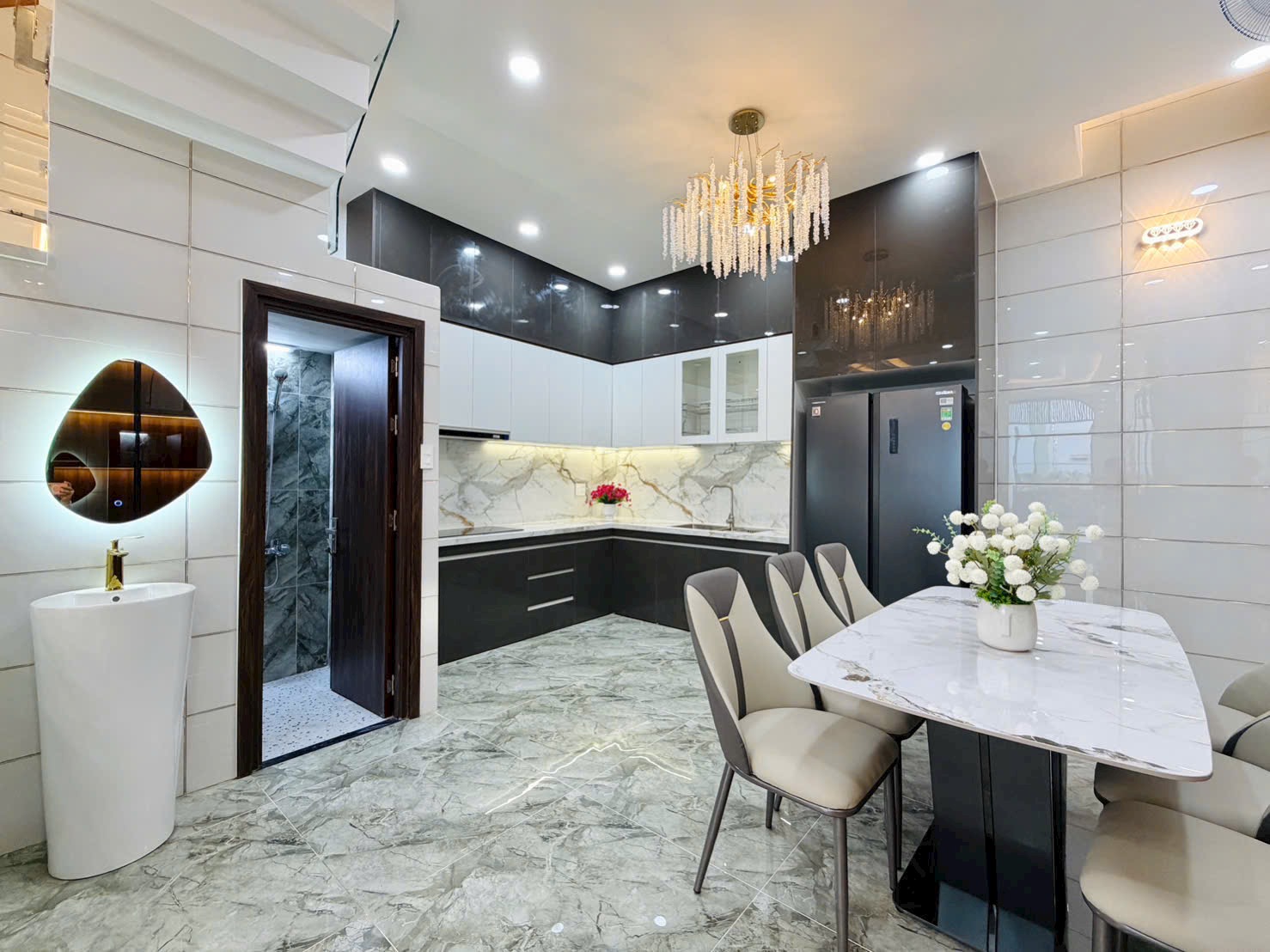 Bán nhà phố đẹp đường Nguyễn Duy Cung, phường 12, Quận Gò Vấp, Hồ Chí minh