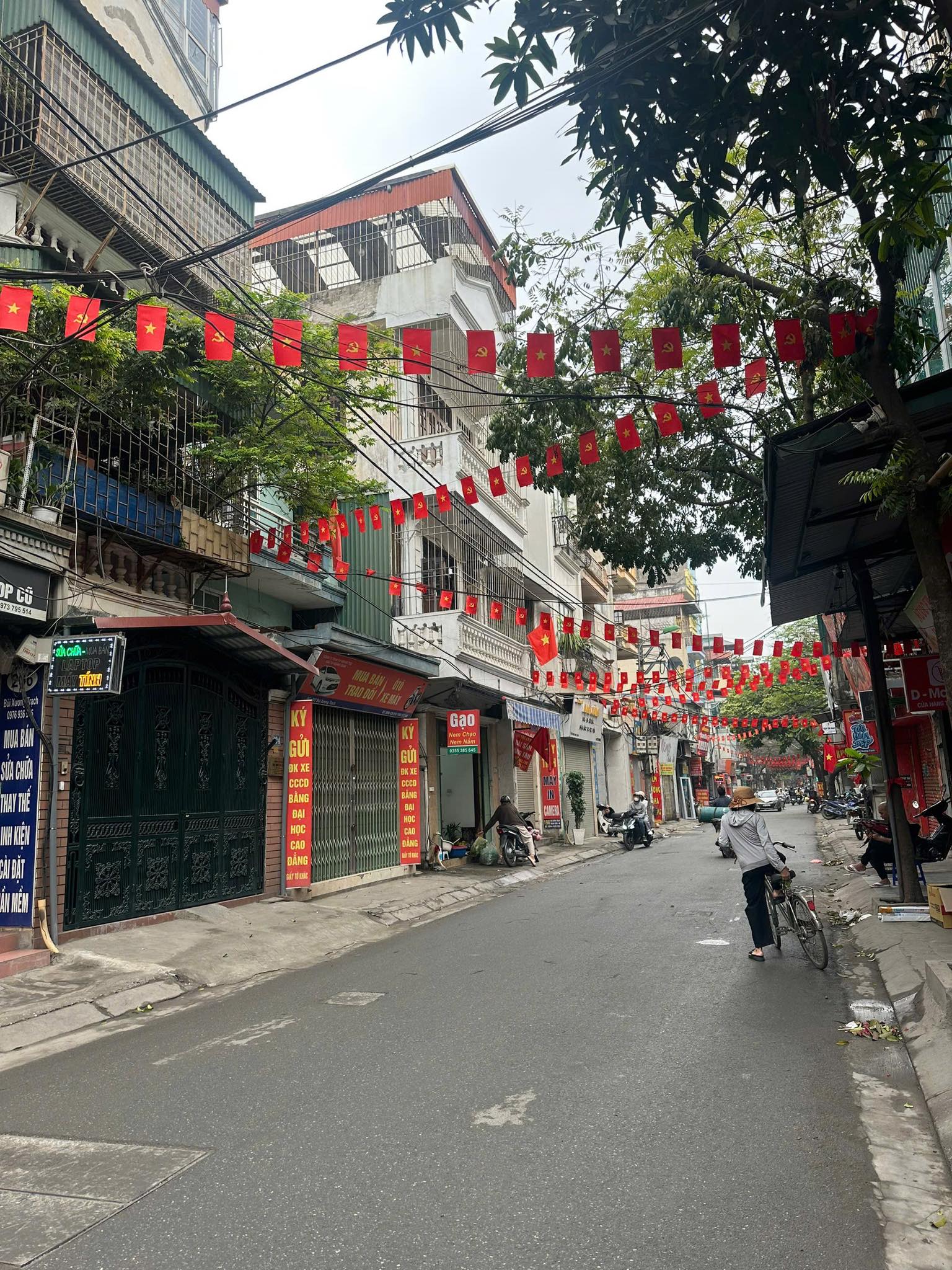 Bán nhà mặt đường Bùi Xương Trạch, 70m2, kinh doanh, 2 mặt thoáng