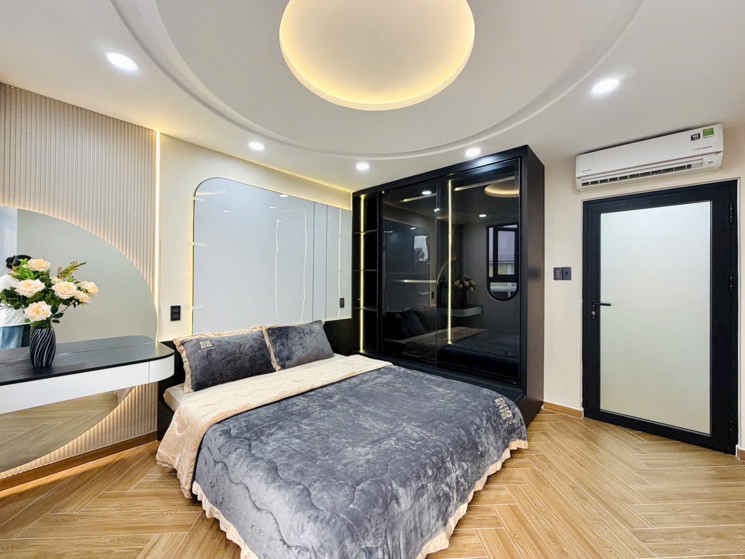 Bán nhà phố đẹp đường Lê Hoàng Phái, phường 17, quận Gò Vấp, Hồ Chí Minh