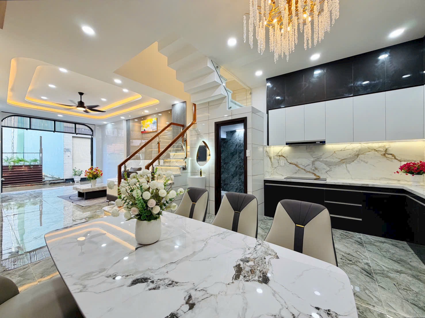 Bán nhà phố đẹp đường Nguyễn Duy Cung, phường 12, Quận Gò Vấp, Hồ Chí minh