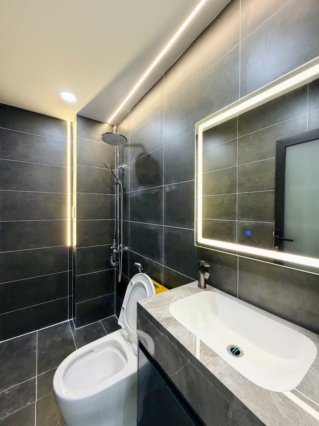 Bán nhà phố đẹp đường Lê Hoàng Phái, phường 17, quận Gò Vấp, Hồ Chí Minh