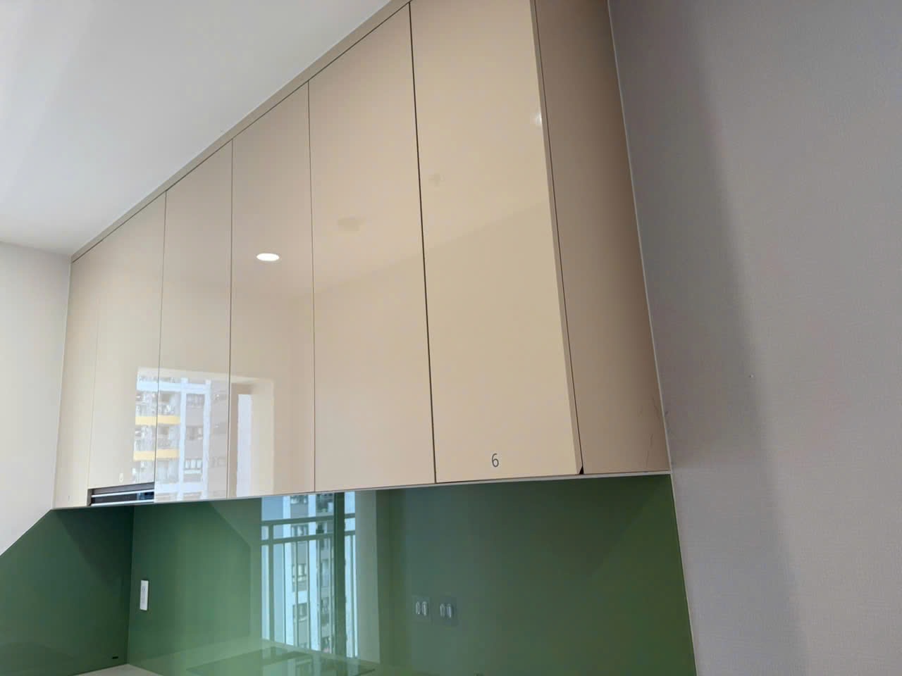 Căn góc 2 ngủ, 2 vệ sinh full nội thất, Q7 Riverside