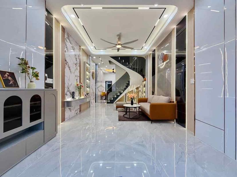 Bán nhà Bình Thạnh, giá chỉ 2,9 tỷ, gần trường học, hướng vào trung tâm