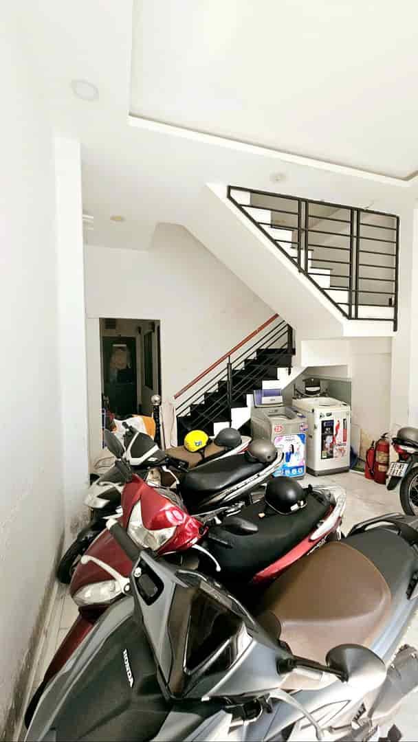 Nhà đẹp Tân Phú cần bán gấp, giá chỉ 4,5 tỷ, sổ riêng, sát bên nhà ga T3