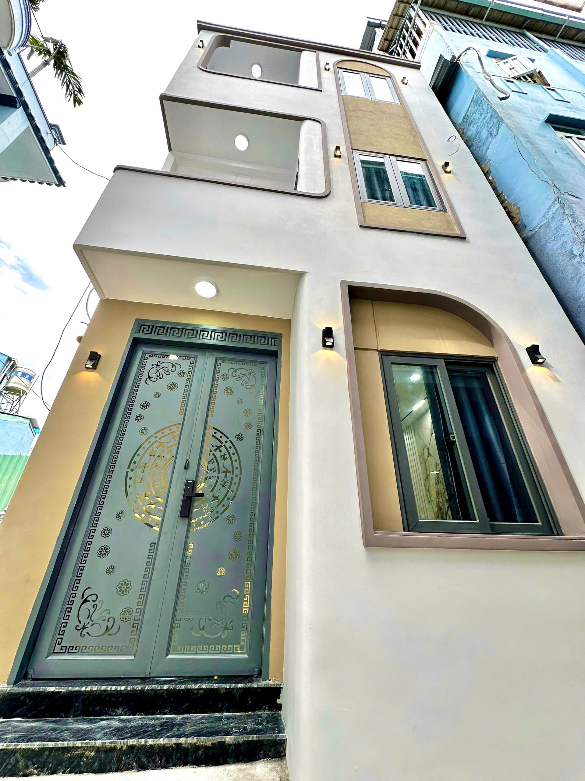 Bán nhà Bình Thạnh mới xây giá rẻ - hẻm to, tặng nội thất, 4 tầng - giá 7,5 tỷ còn bớt