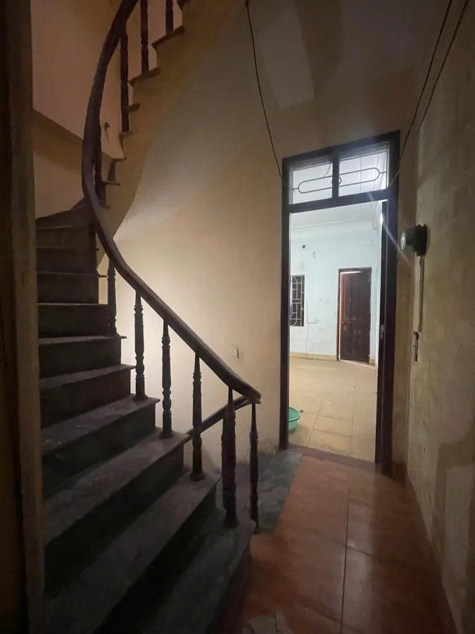 Bán gấp nhà 4 tầng mặt phố Phúc Thịnh, 66m2, mặt tiền 3.6m, 2 thoáng, vỉa hè và đường ô tô rộng đỗ ngày đêm, kinh doanh