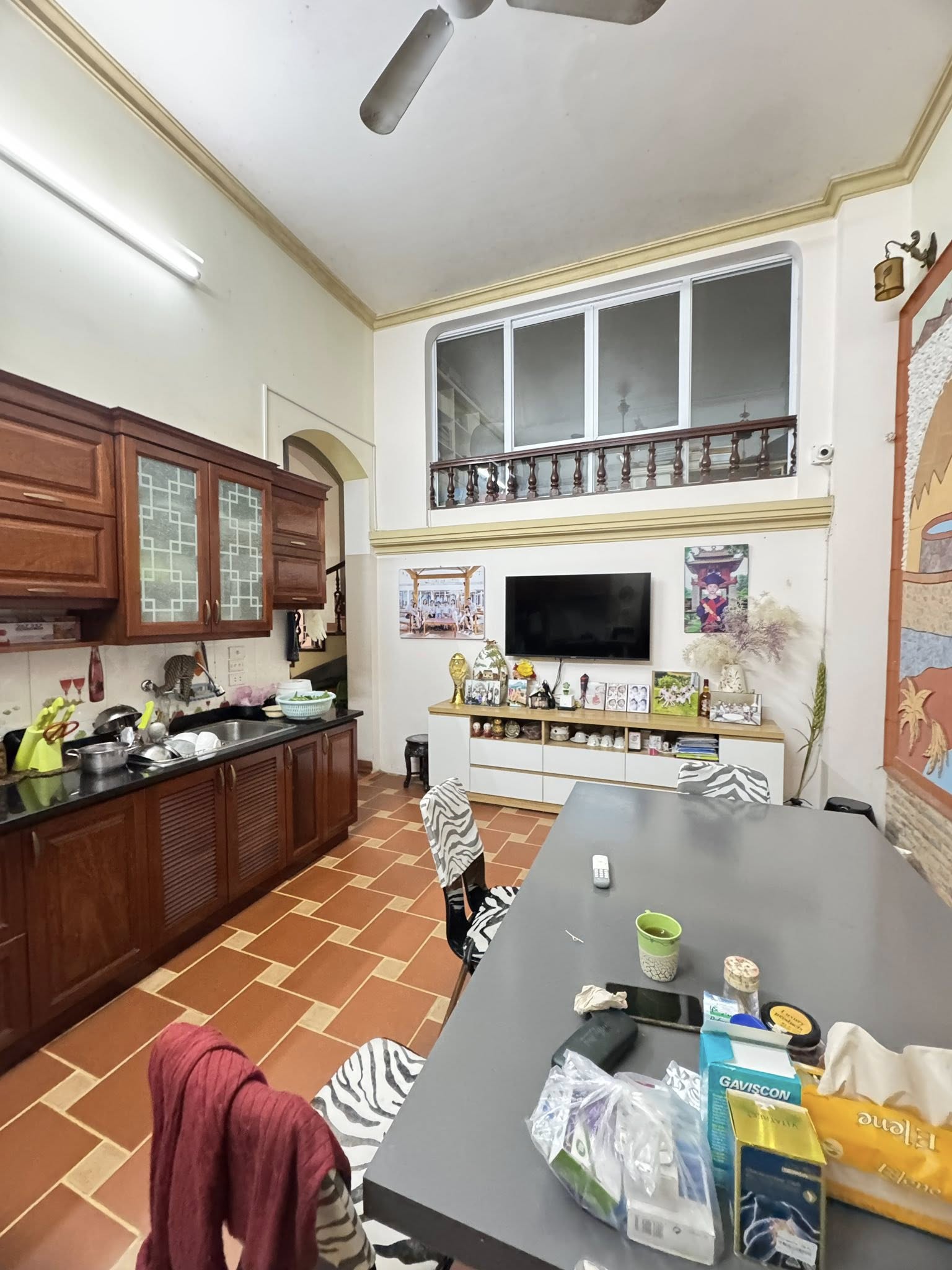 Bán biệt thự vip đường Vương Thừa Vũ, 300m2, 3 tầng, lô góc