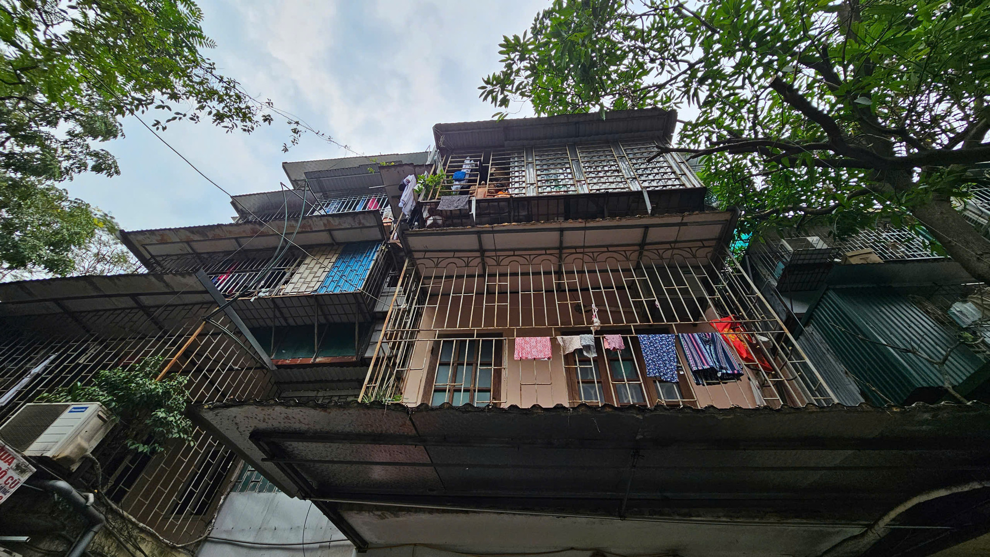 Chính chủ gửi bán hai căn trọ liền kề 120m2 hẻm 222 Bùi Đình Túy thông qua Chu Văn An