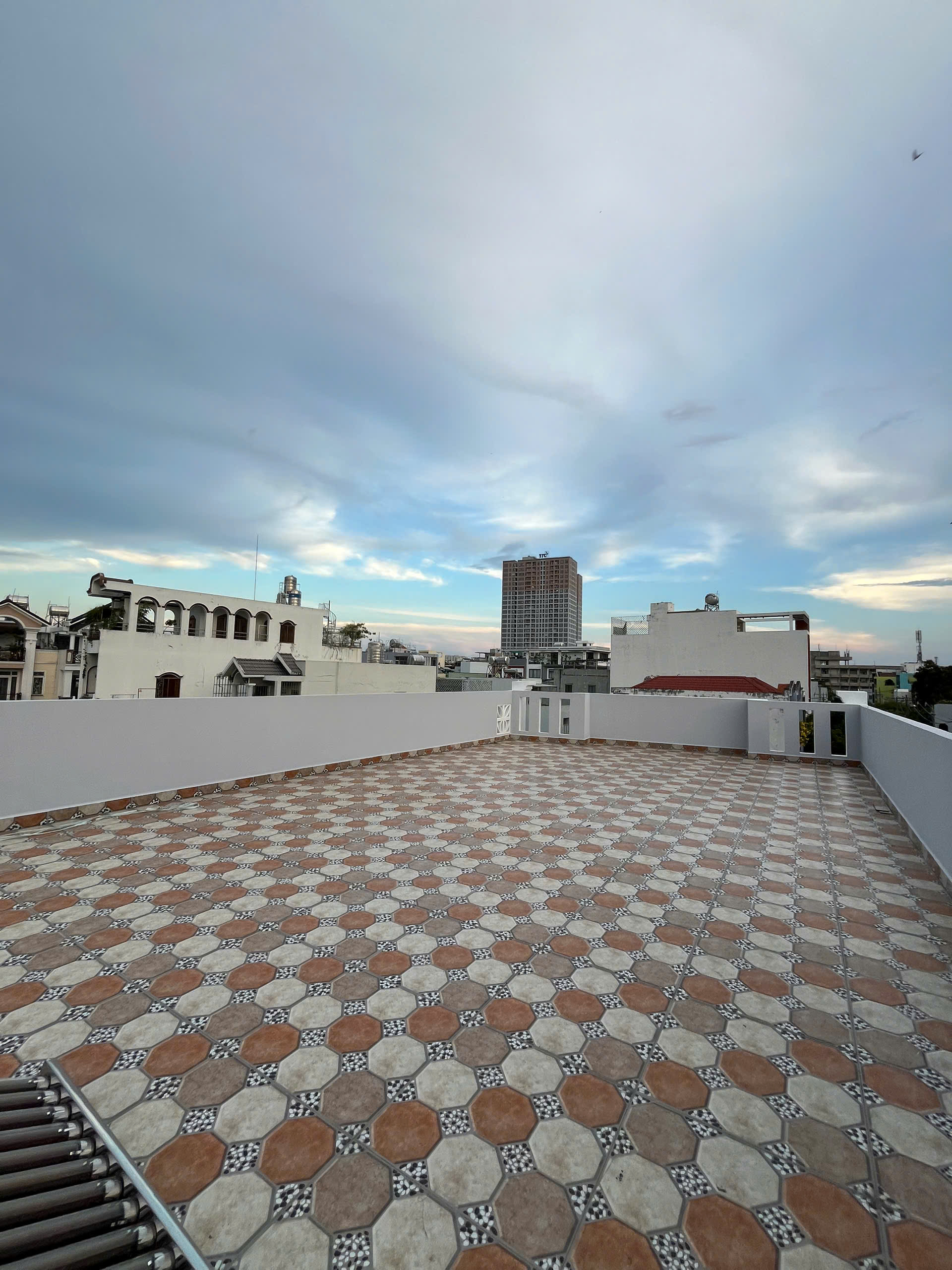 Mặt tiền kinh doanh đường Lương Thế Vinh, 97m2 ngang 6m, 4 tầng, chỉ 14.7 tỷ, kinh doanh sầm uất