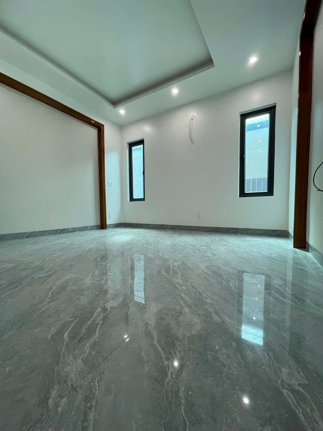 Bán căn nhà 4,5 tầng mặt phố An Phú, Hải Dương, 67,5m2, 4 ngủ, thang máy, 6,5 tỷ