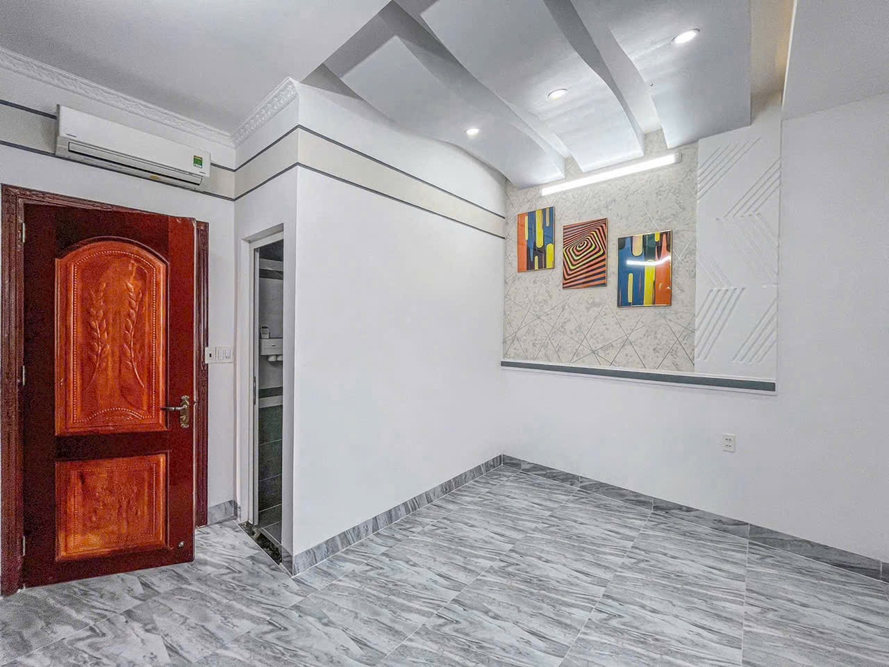 Bán nhà mới 3 lầu 4 phòng ngủ, có gara để ô tô hẻm 567 Hồ Búng Xáng, giá bán 3,59 tỷ