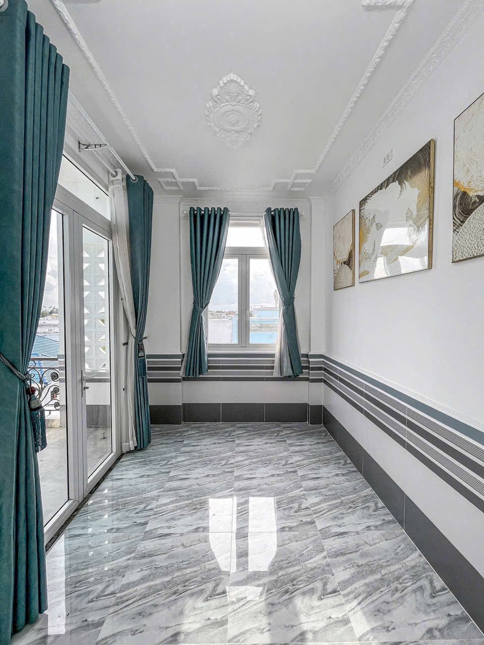 Bán nhà mới 3 lầu 4 phòng ngủ, có gara để ô tô hẻm 567 Hồ Búng Xáng, giá bán 3,59 tỷ