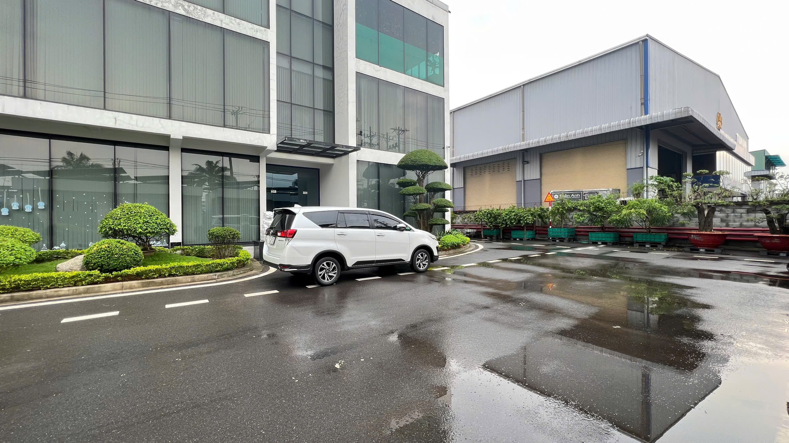 Cho thuê nhà văn phòng 3 tầng, khu công nghiệp Xuyên Á Long An