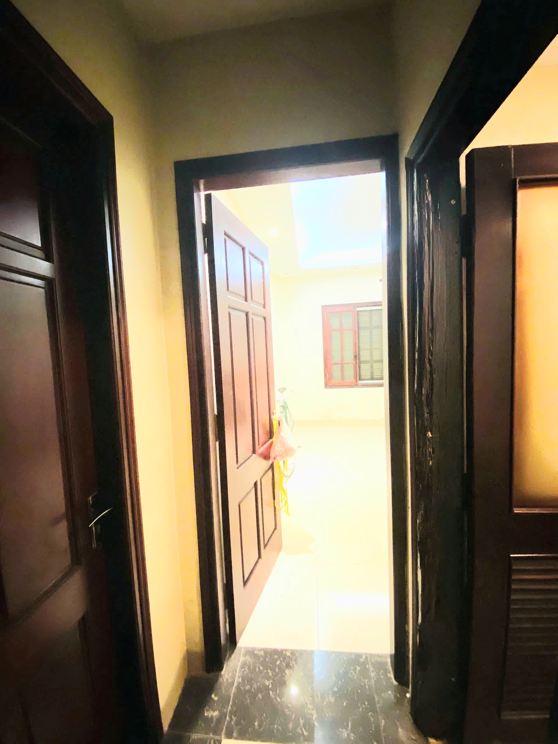 Cho thuê nhà/MBKD/Văn phòng tầng 1 mặt ngõ thông, ô tô tránh phố Lạc Trung, 40m2 mặt tiền 6m, giá 7 triệu/tháng