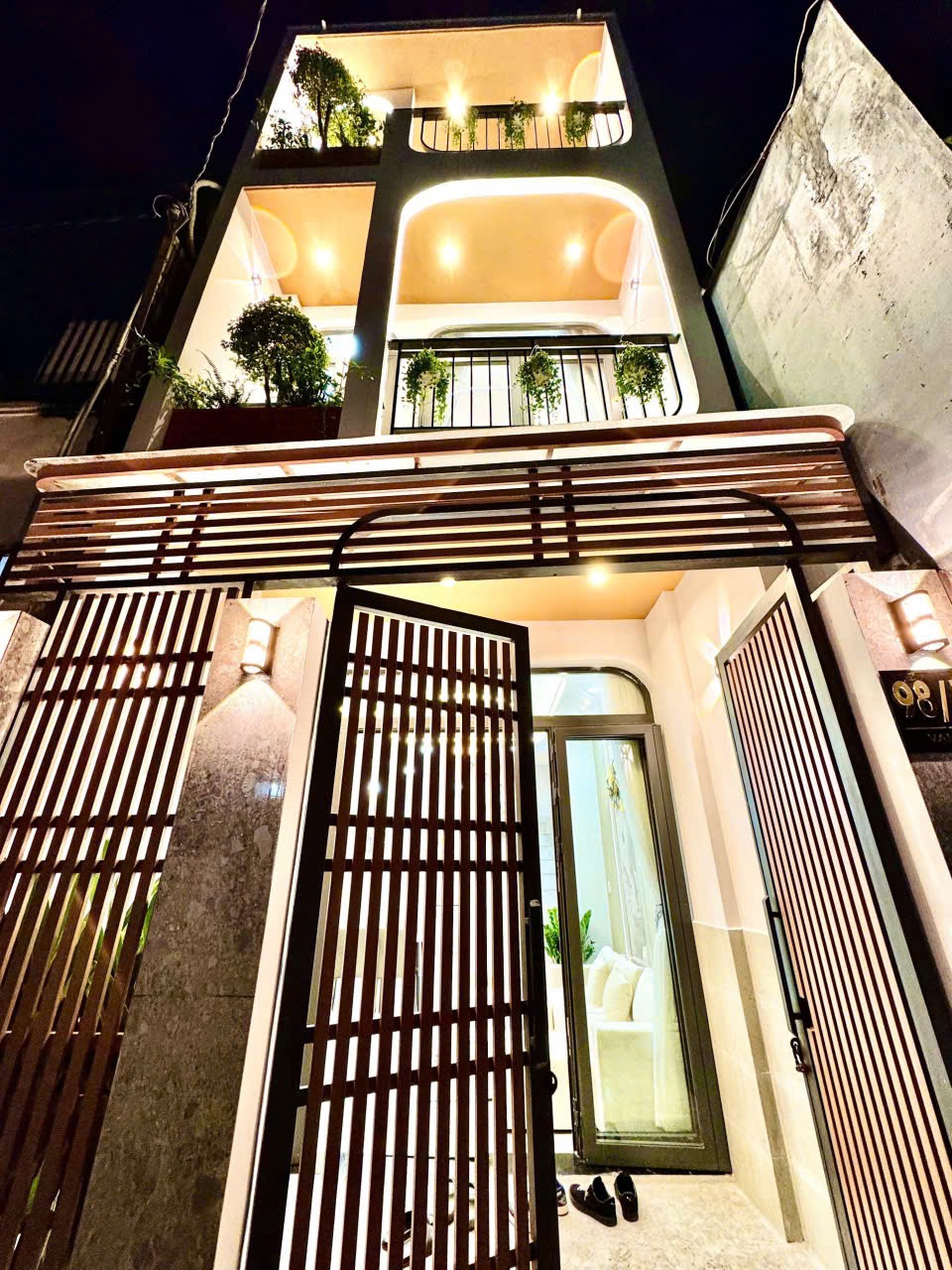 Bán nhà mới xây, gần mặt tiền Vạn Kiếp, phường 3, Bình Thạnh giá rẻ 5,95 tỷ thương lượng