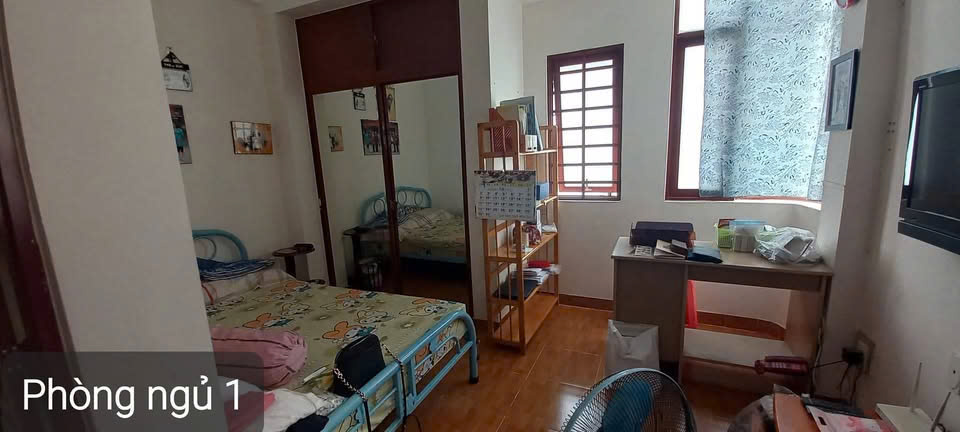 Bán nhà 453 Lê Văn Sỹ quận 3, 4 tầng 3 phòng ngủ vào ở ngay, giá 15 triệu/tháng