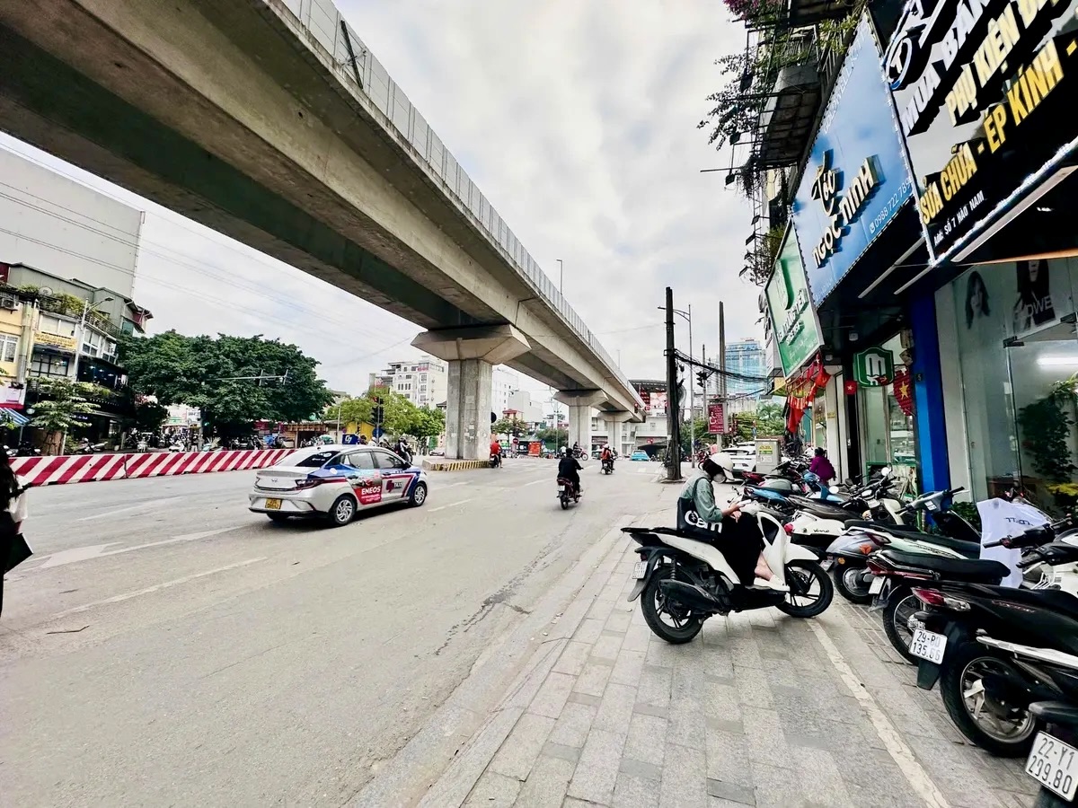 Bán nhà trung tâm Hào Nam – 5 tầng, 3 ngủ, ngõ nông, sổ đỏ, giá 6.5 tỷ