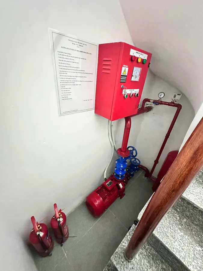 Toà căn hộ toạ lạc trên vị trí cực đẹp, cách mặt phố Trần Thái Tông khoảng vài bước chân, ngõ thông, kinh doanh tốt