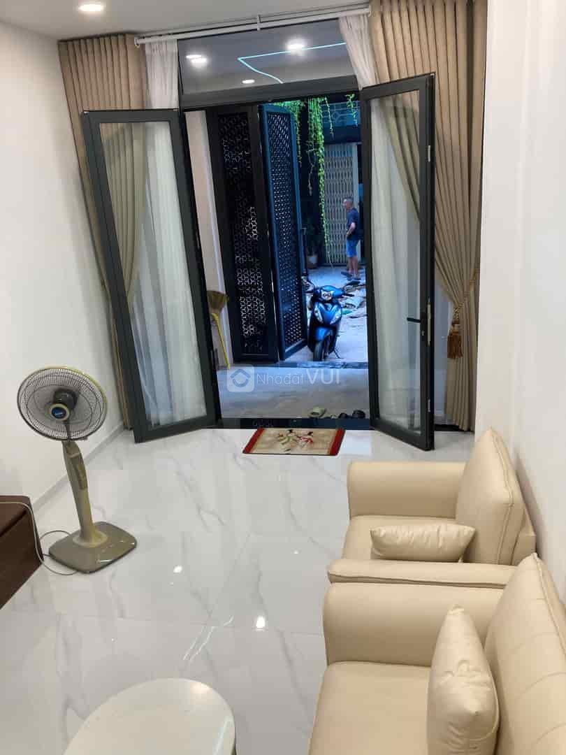 Bán nhà Nguyễn Trọng Tuyển, Lê Văn Sỹ, quận Tân Bình, diện tích 35m2, 4 tầng