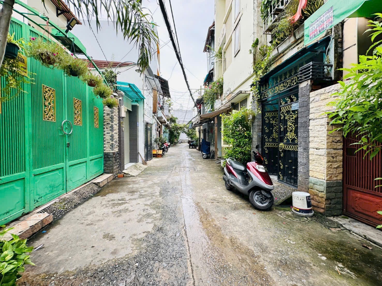 Bán nhà giá rẻ ngay chợ Bà Chiểu, Bình Thạnh - 3 tầng, 40m2 - tặng nội thất - giá 6,6 tỷ còn thương lượng