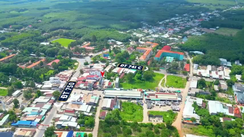 Đất mặt tiền đường nhựa ngay trung tâm chợ Tân Long