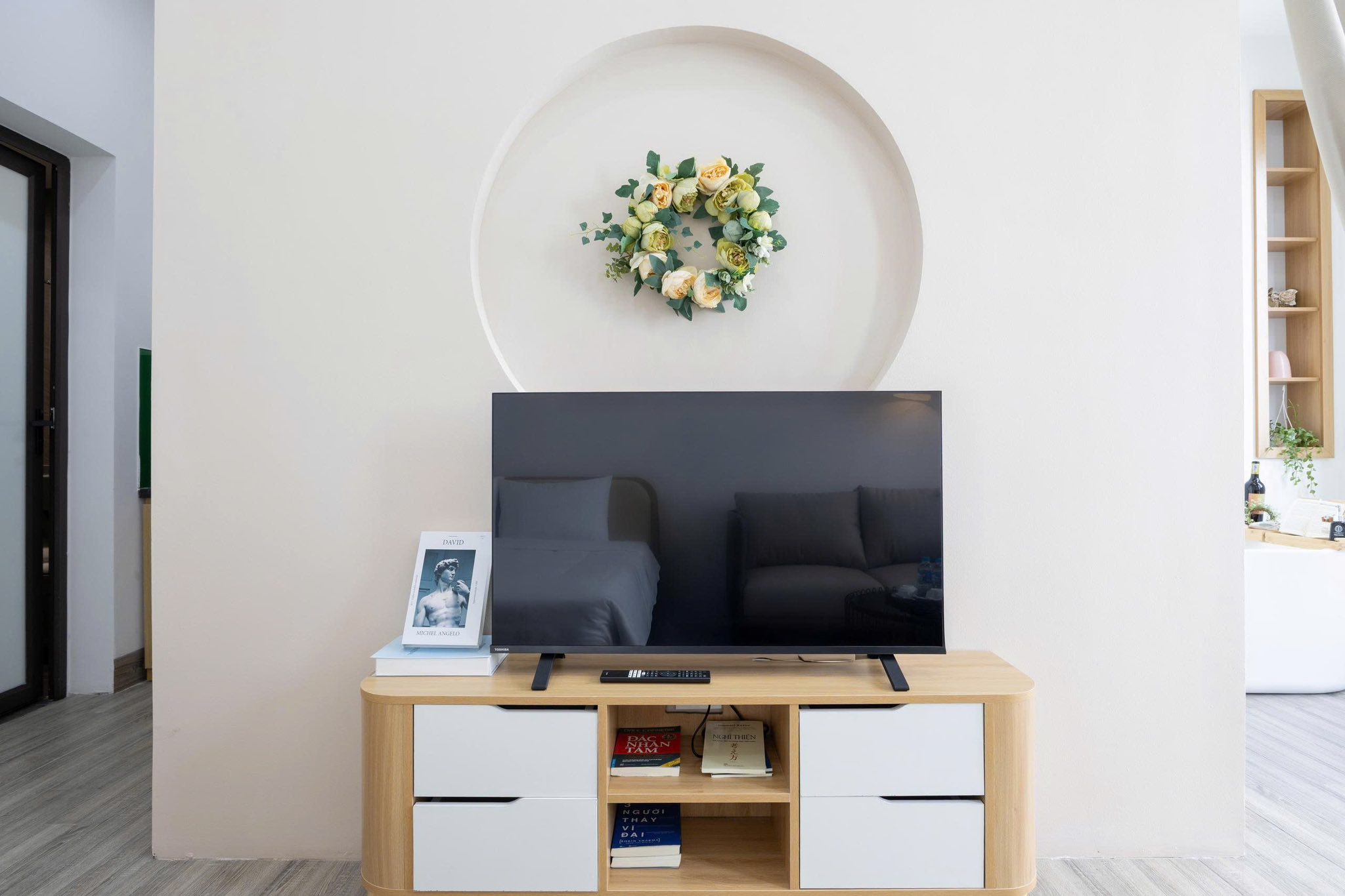 Bán nhà phố Doãn Kế Thiện, Cầu Giấy - 8 tầng thang máy – full nội thất