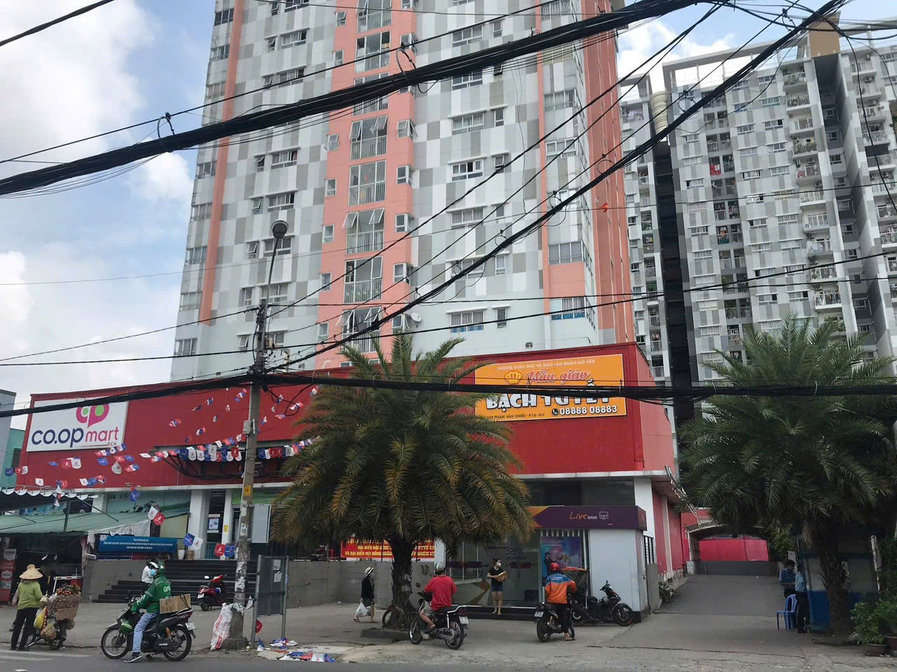 Nhà đẹp 5 lầu hẻm 237 Phạm Văn Chiêu 72m2 (4mx18m) vào ở ngay gần Dream Home hơn 9 tỷ