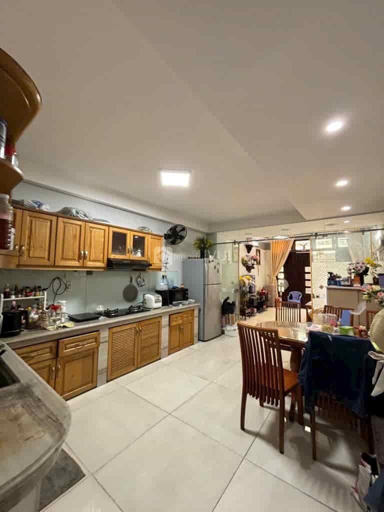 Chủ bán gấp nhà Sư Vạn Hạnh, quận 10, giá 3,5 tỷ, hẻm ô tô, sổ hồng riêng