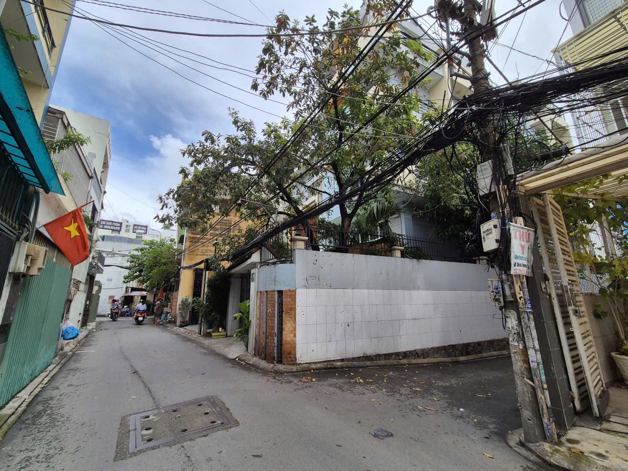 Chính chủ gửi bán nhà vị trí vàng hẻm 222 Bùi Đình Túy thông qua Chu Văn An - giá tốt đầu tư 14,299 tỷ còn thương lượng