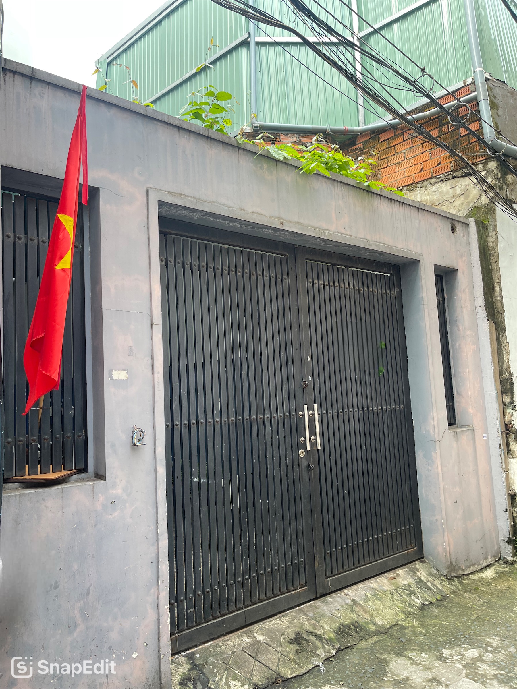 Bán nhà nằm đầu đường Lê Quang Định kết nối trục giao thông Bạch Đằng, Phan Đăng Lưu di chuyển đến Sân bay Tân Sơn Nhất