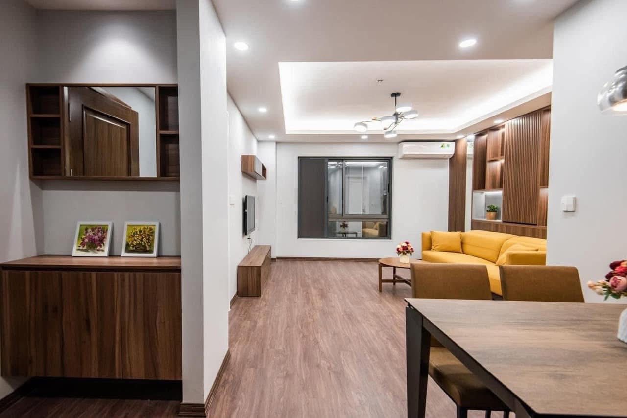 Bán tòa căn hộ cao cấp Trịnh Công Sơn, 205m2 x 8 tầng, tầng hầm ô tô, thang máy, mặt phố view hồ