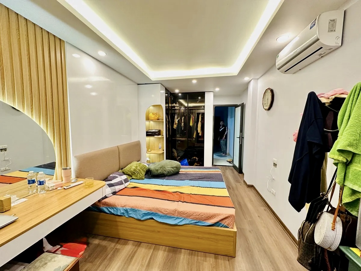 Nhà 5 tầng thang máy trung tâm Thái Thịnh Đống Đa - 49m2, full đồ, ở ngay