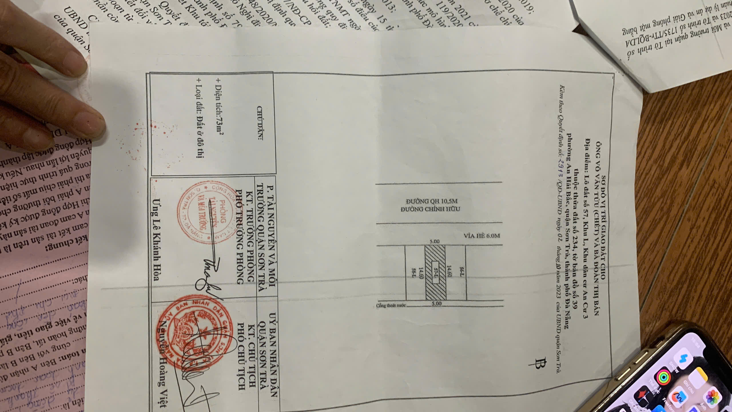 Đường Chính Hữu, sát cầu Sông Hàn Đà Nẵng, giữa Loseby và Morrison