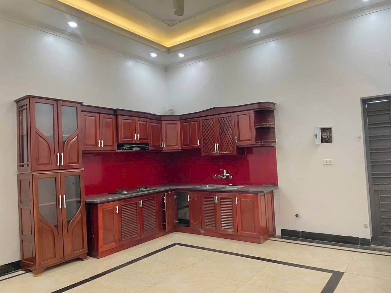 Bán nhà mặt phố Đặng Thai Mai, phường Tân Bình, 75m2, ngang 5m, 3 tầng, chỉ 5,6 tỷ