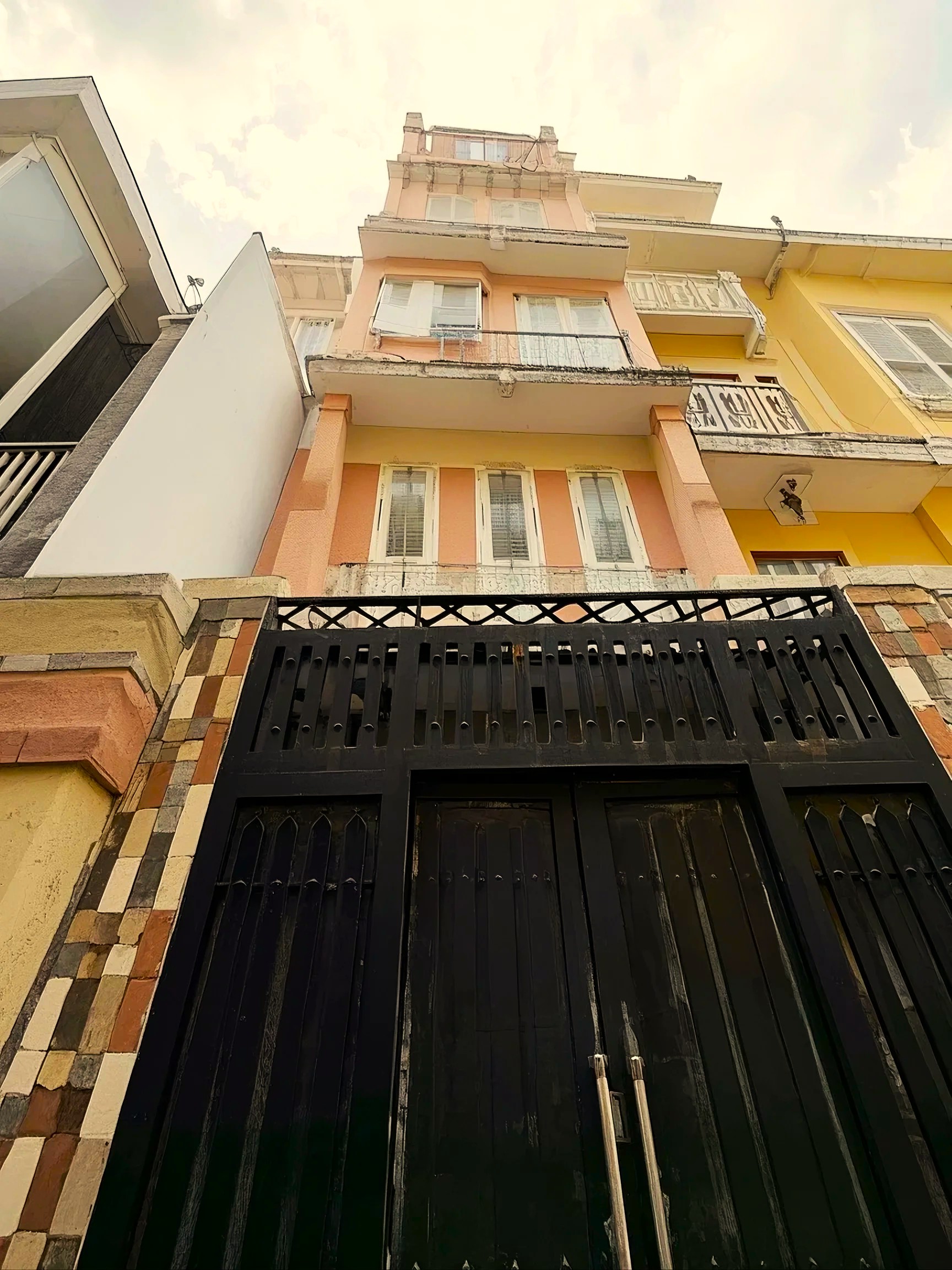 Nhà mới đẹp, nội thất cao cấp, thiết kế tối ưu ánh sáng, gió trời, phòng ngủ rộng, ban công xanh mát