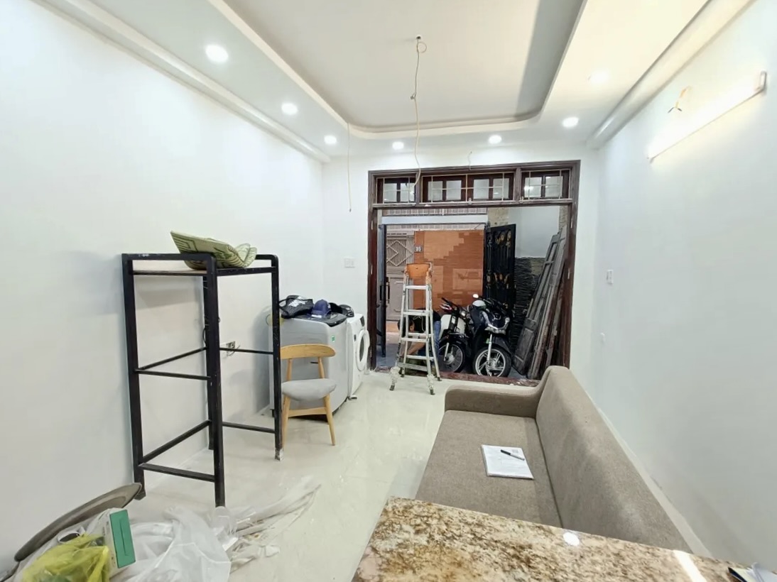 Nhà Tây Sơn Đống Đa 63m² – 5 tầng, thang máy, sân rộng, giá 16.9 tỷ
