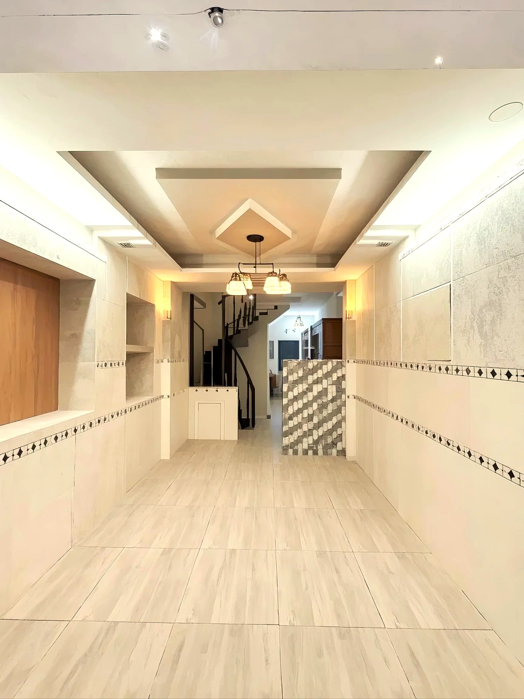 Nhà mới đẹp, nội thất cao cấp, thiết kế tối ưu ánh sáng, gió trời, phòng ngủ rộng, ban công xanh mát