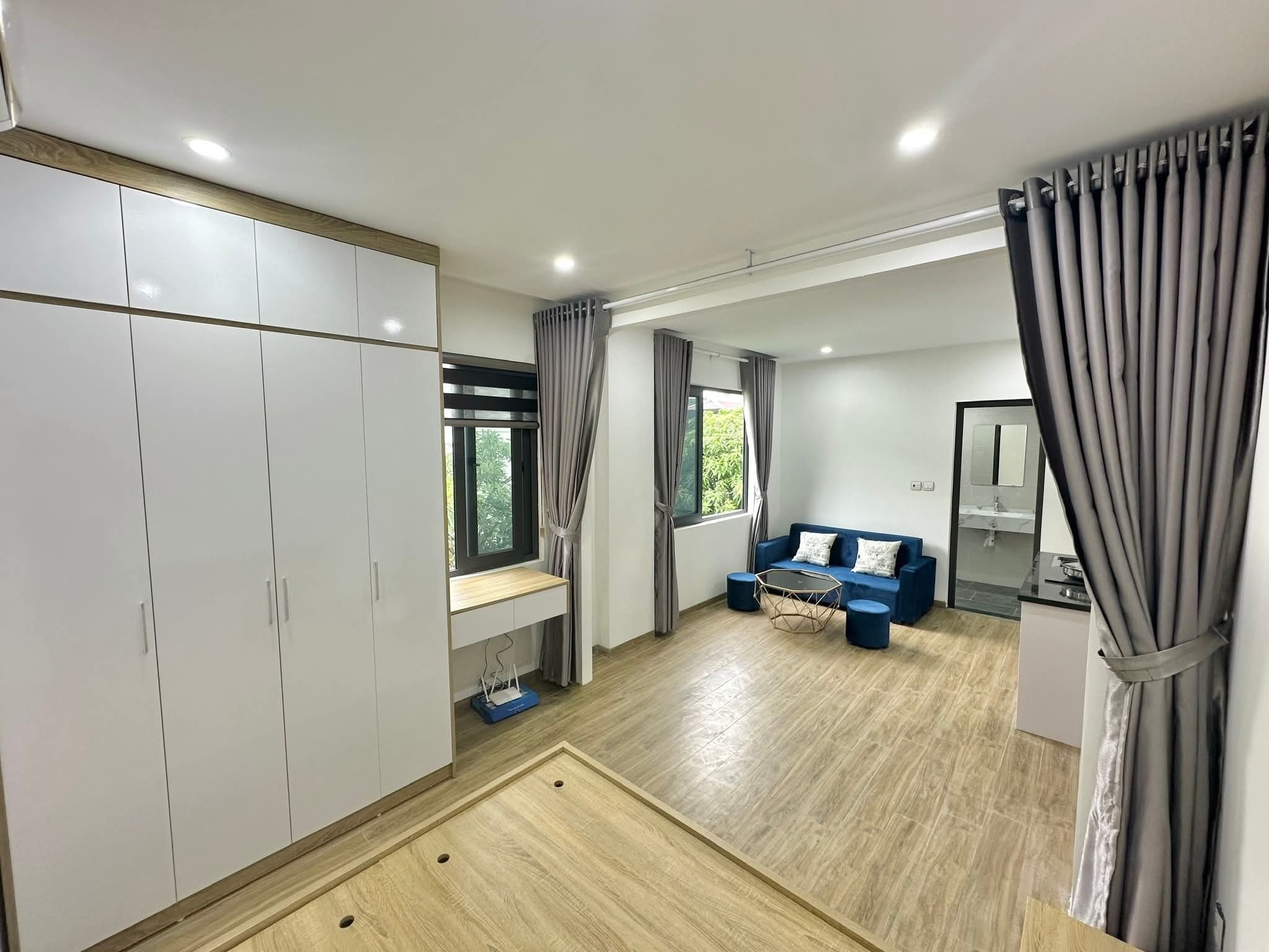Bán tòa nhà mặt đường Mỹ Đình, 180m2 - 9 tầng - thang máy