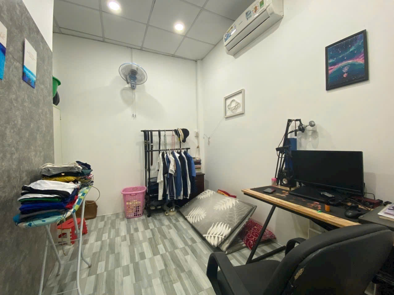 Nhà hẻm ô tô thông, gần mặt tiền Nguyễn Sơn, giá 3,95 tỷ