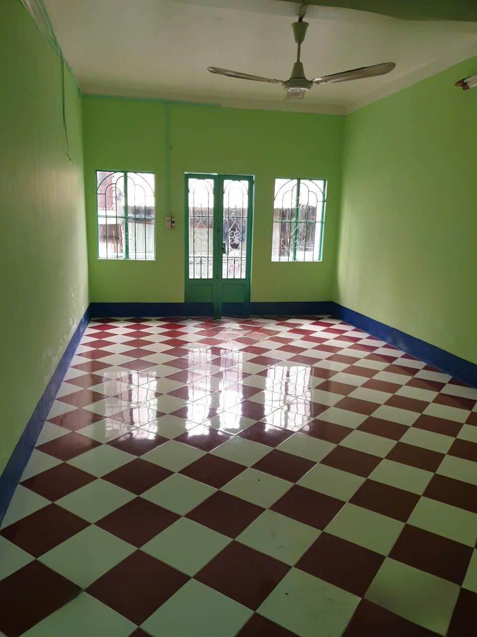 199 Cách Mạng Tháng 8 - Quận 3 (4x14m) 2 tầng, 2 phòng ngủ vào ở ngay. Giá 10 triệu/tháng